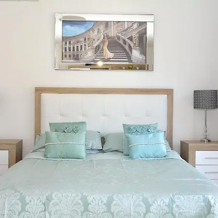Casa Lottie - 5 Bed Private Pool Lanzarote 别墅