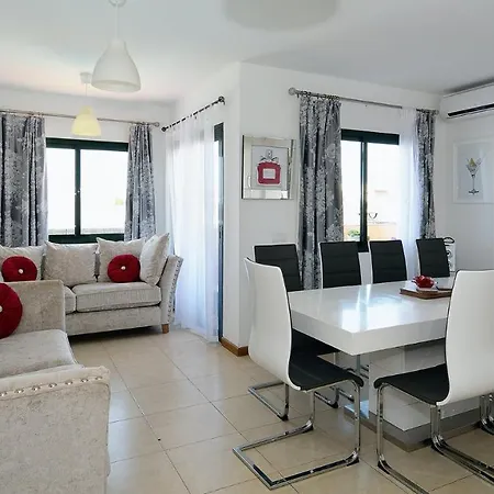 别墅 Casa Lottie - 5 Bed Private Pool Lanzarote 普拉亚布兰卡