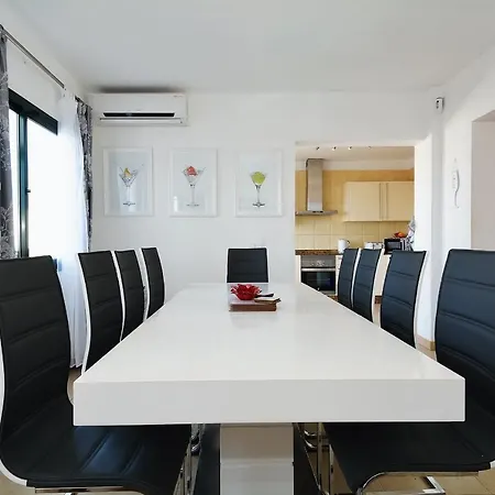 Casa Lottie - 5 Bed Private Pool Lanzarote 别墅 *
