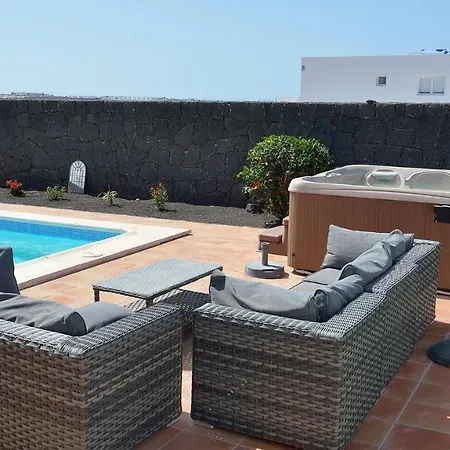 Casa Lottie - 5 Bed Private Pool Lanzarote 别墅 普拉亚布兰卡